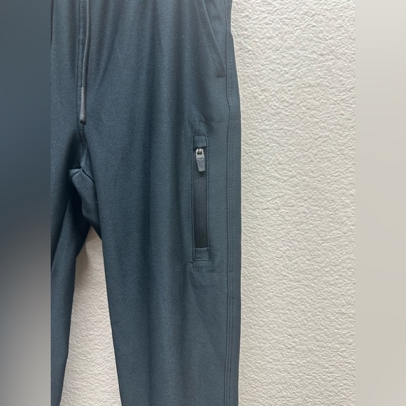 Old Navy Active Jogger Pants-Boys - Picture 3 of 4